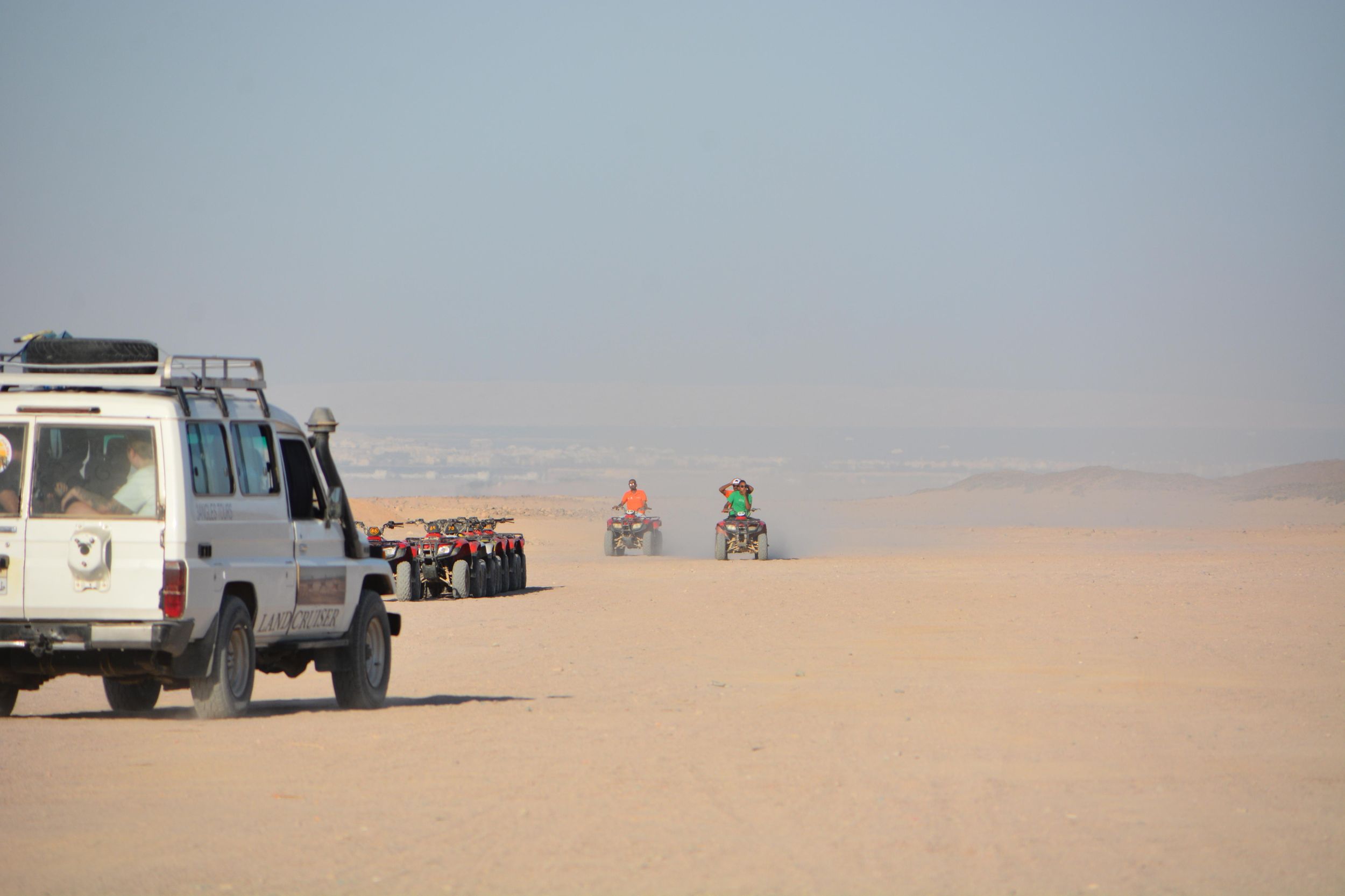 Hurghada: Jeep-Safari, Beduinendorf-Tour mit Frühstück