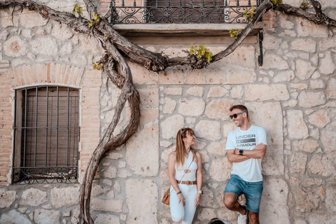 Tarragona: Private Photoshoot for Solo Travelers