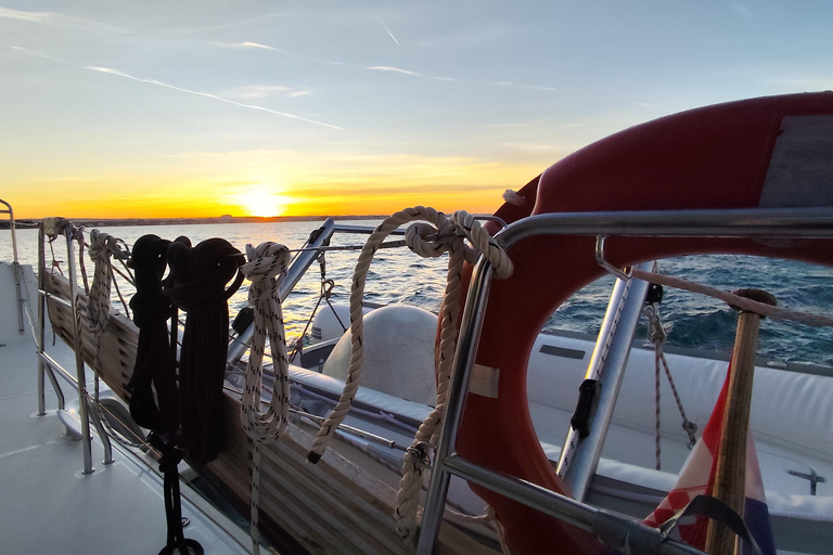 Mallorca: Catamaran Boat Tour with Tapas