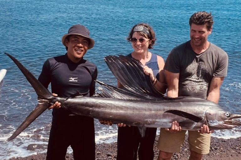 Amed: Fishing Trip - Hook a Mahi-Mahi, Tuna, GT or Wahoo!