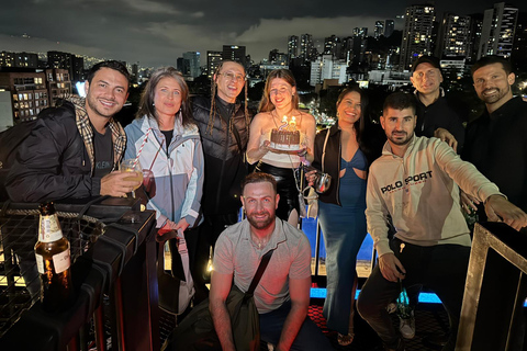 Medellín: Poblado Rooftops and Local Clubs Tour with Shots