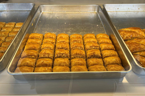 Munich: Viktualienmarkt Food Tour - Guided Tour in German