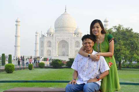 Taj Mahal: Express Entry Ticket For Sunrise Tour with guide Taj Mahal: Express Entry Ticket For Sunrise Tour with guide