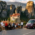 Atene: escursione di un giorno ai Monasteri di Meteora, grotte, soste al mare e pranzo