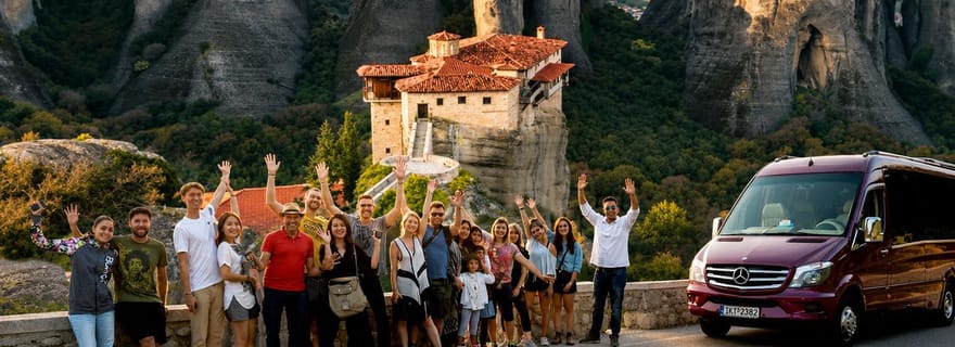 Monasteri di Meteora: gita di 1 giorno alle 09:00 con grotte e pranzo
