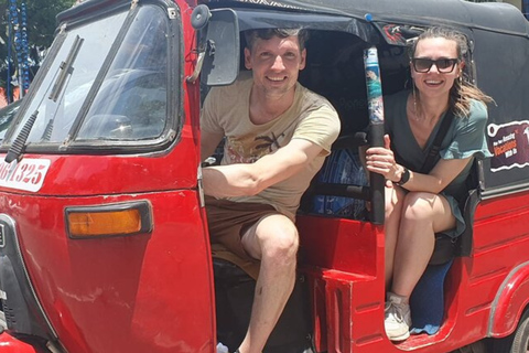 Negombo: Private Village Tour by Tuk-Tuk with Hotel Pickup