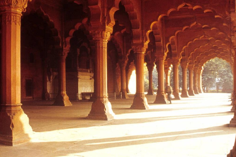 Delhi: Red Fort Skip-the-Line Tour with Hotel Pickup & Drop Professional Tour Guide Only