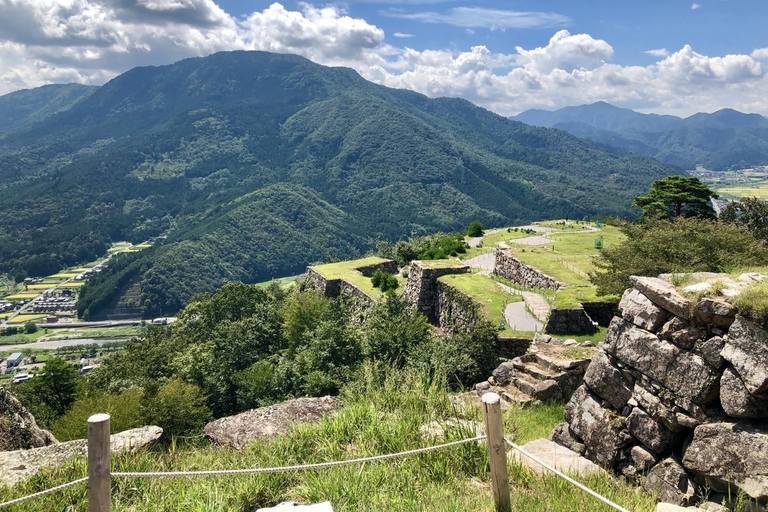 Osaka: Takeda Castle Ruins and Kobe One-Day Tour