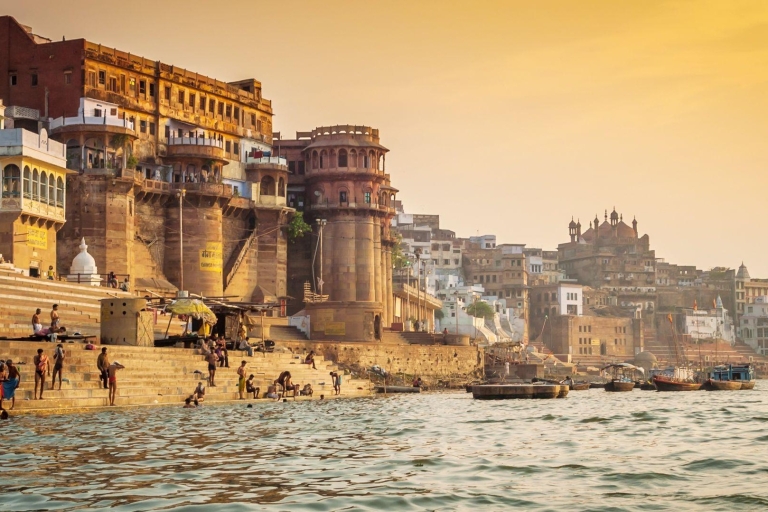 Varanasi: Stadsrondleiding met hoogtepunten & Ganges DirftingGids + privéauto + toegangstickets + boottocht