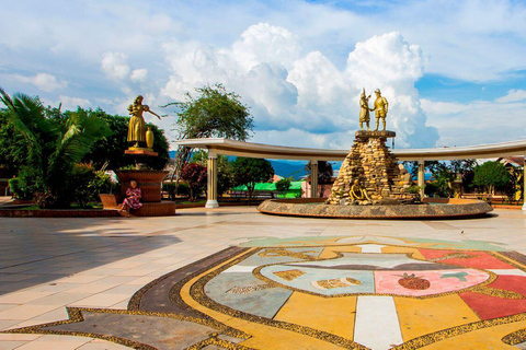 Tour del villaggio nativo e del castello + spedizione culturale