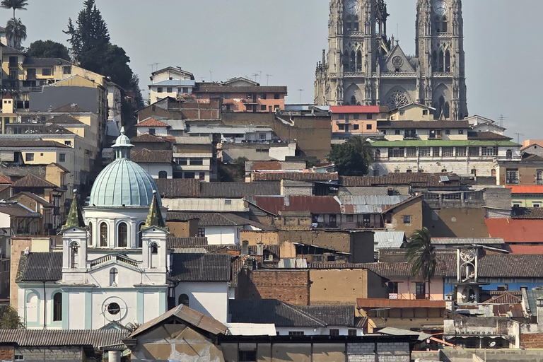 Quito: Privétour Teleferico, oude stad en Intiñan Museum