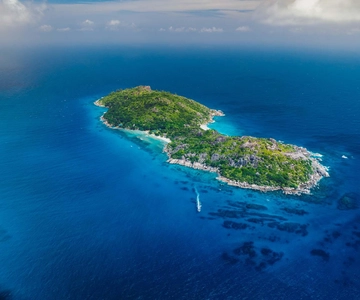 Sister, Coco, and Felicite Island: Seychelles Catamaran Tour