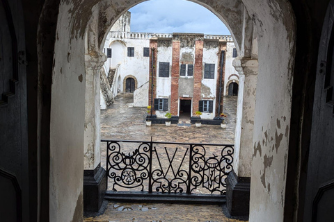 Accra: Cape Coast & Elmina Castles & Assin Manso Guided Tour