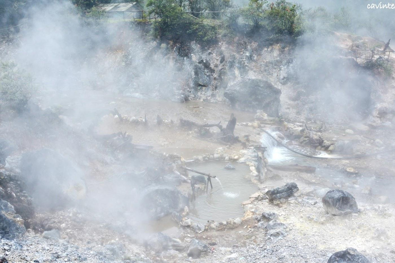 Jakarta: Tour del vulcano, del ponte sospeso e delle sorgenti termali