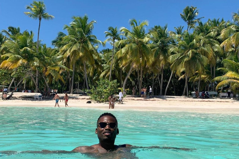 From Punta Cana: Saona Island Boat Trip with Buffet