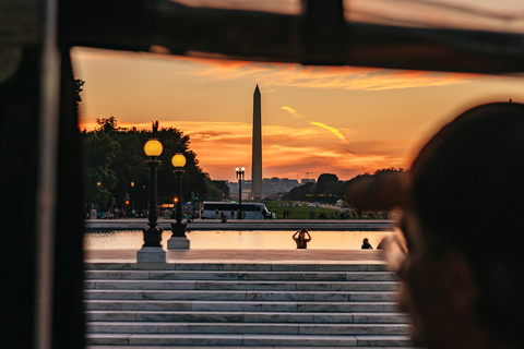 Washington DC: Monuments by Moonlight Nighttime Trolley Tour Tour with Departure from Union Station