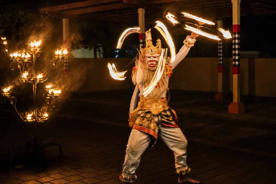 Bali: Ubud Kecak und Feuertanz Show Tickets. Foto: GetYourGuide Bali: Ubud Kecak und Feuertanz Show Tickets. Foto: GetYourGuide