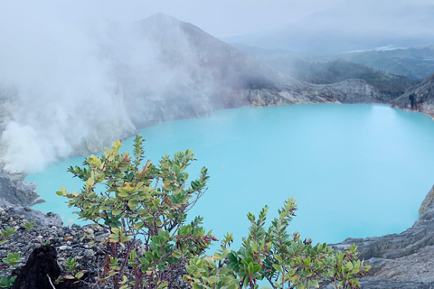 Banyuwangi: Escursione di un giorno al Monte Ijen con visita guidata al fuoco blu di mezzanotte