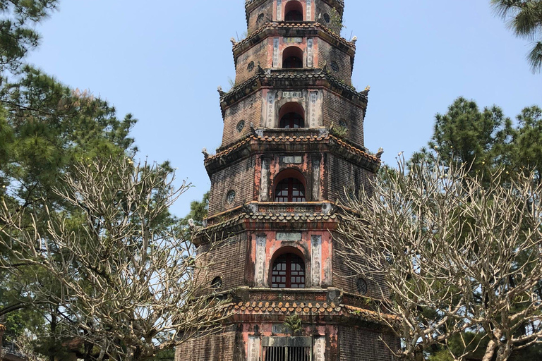 Desde Hoi An/Da Nang Excursión a la Ciudad Imperial de Hue por el Paso de Hai VanViaje en grupo