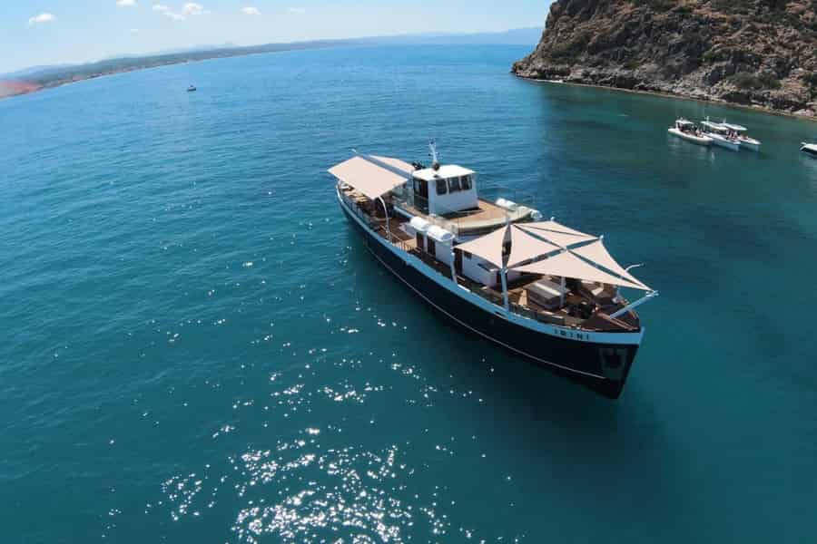 Chania: Irini Luxus-Motoryacht, halbprivate Kreuzfahrten. Foto: GetYourGuide Chania: Irini Luxus-Motoryacht, halbprivate Kreuzfahrten. Foto: GetYourGuide