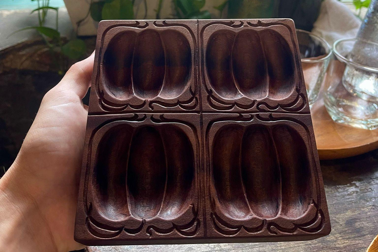 Hoi An: Wood Carving Workshop with Local Craftsmen