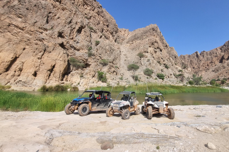 Från Muscat: Episk 2-dagars UTV-overlanding i Jabal Abyad