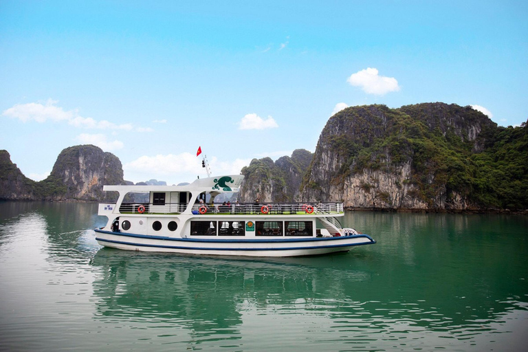 Hanoi: Bai Tu Long Bay Luxury Day Cruise with Lunch & Kayak
