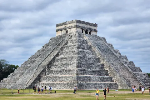 Cancún Classic Chichén Itzá, Cenote Saamal & Valladolid tour