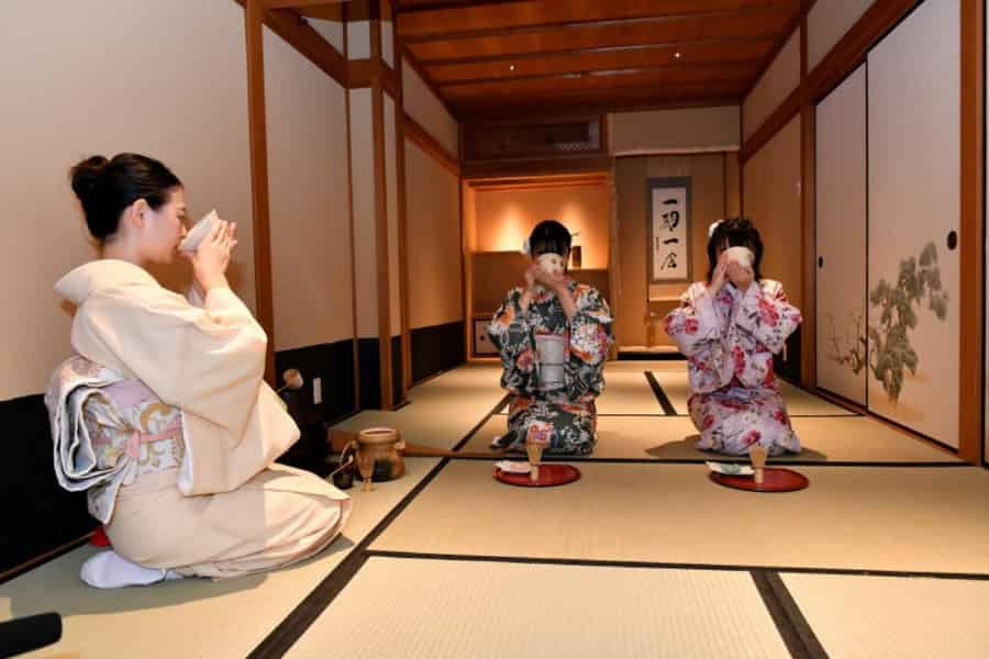 Kyoto: Kimono-Teezeremonie im Orizuruya Gion. Foto: GetYourGuide