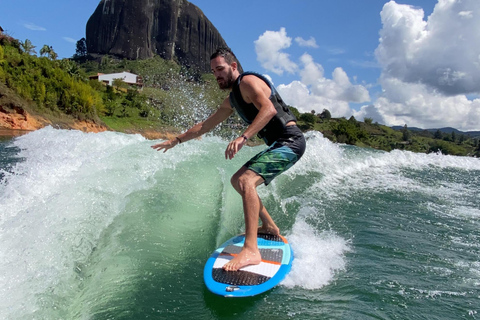 Da Guatape: 1 ora di WakeboardDa Guatape: Wakeboard