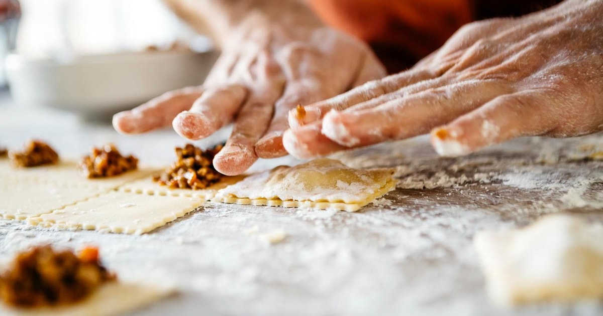 Mani in Pasta - Cooking class to prepare fresh pasta | GetYourGuide
