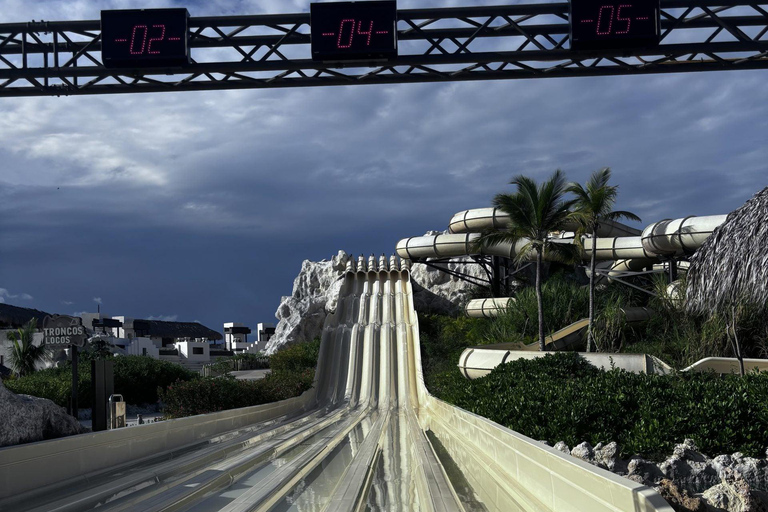 Privato: Punta Cana: ingresso al parco acquatico El Dorado con pranzoPunta Cana: ingresso al parco acquatico El Dorado con pranzo