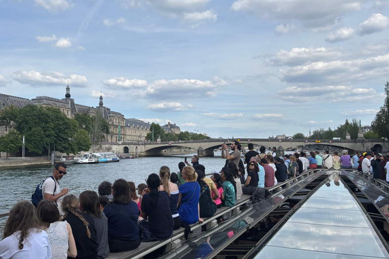 Paris: 1-Hour Seine Cruise departing from the Eiffel Tower