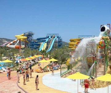 Zakynthos: ingresso para o parque aquático com transporte
