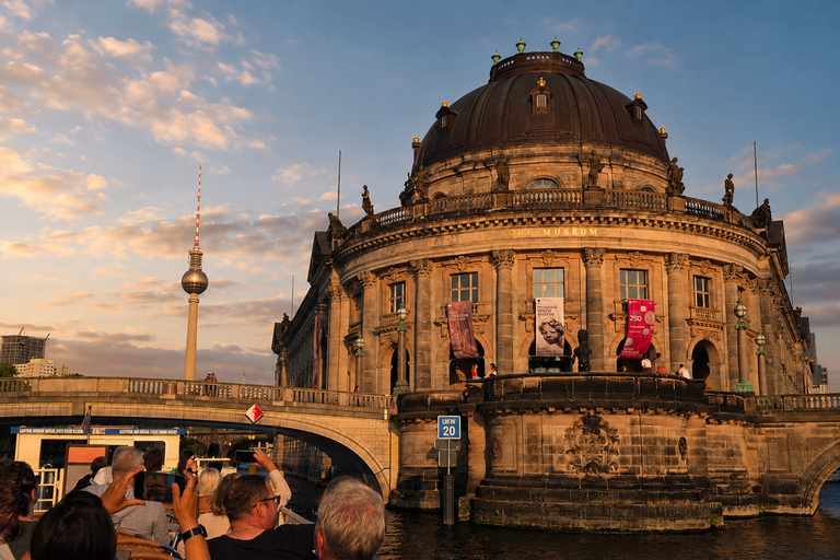 Berlin: Saturday Evening Bridge Tour Berlin: Saturday Night Bridge Tour