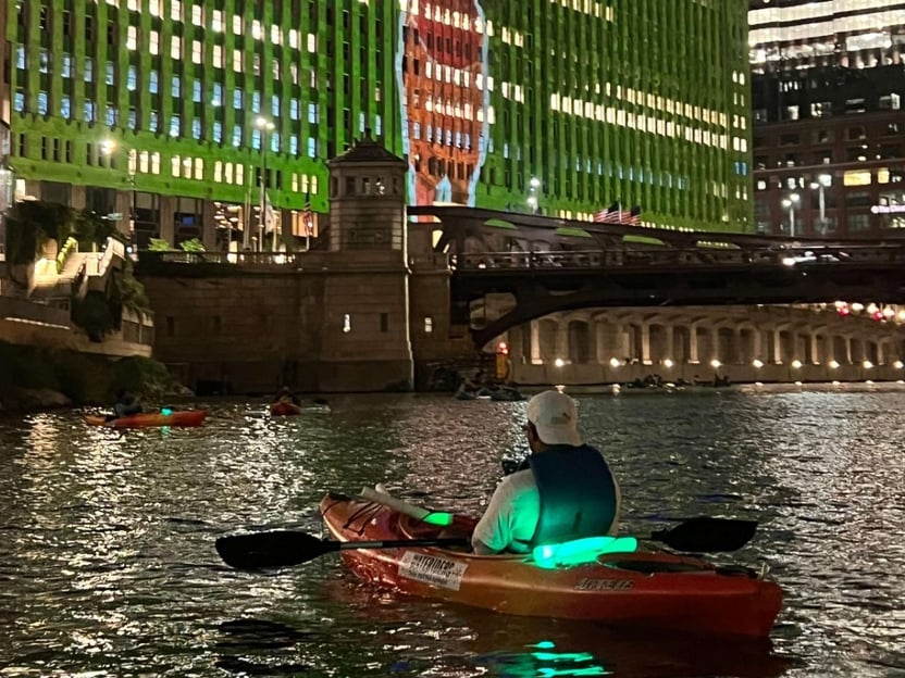 Chicago: Moonlight Paddle Tour on the Chicago River