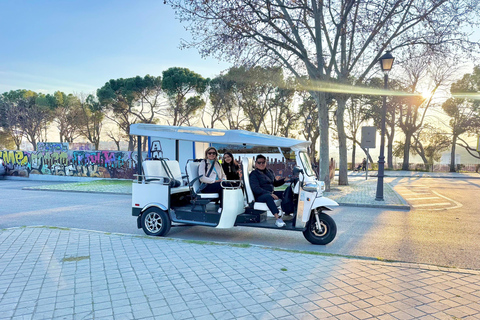 Madrid: Private Tuk Tuk Tour with Expert Guide and Panoramic Views The Classics Tour ~ Discover Madrid in 60 minutes from your STARTING POINT!