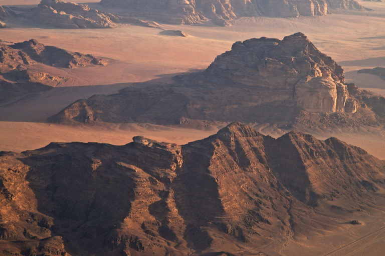 Amman: Petra, Dead sea, Aqaba, and Wadi-rum 2 days tour.Vervoer &amp; accommodatie