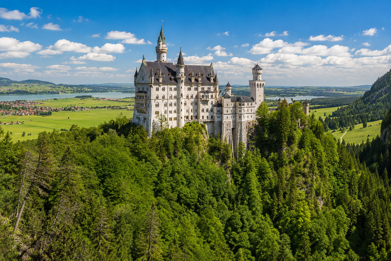 Neuschwanstein Castle: Entry Ticket with Uphill Shuttle Pass