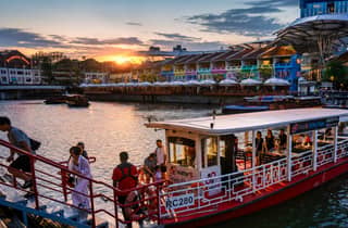 Singapur bei Nacht: Fluss-Bootstour mit Abendessen