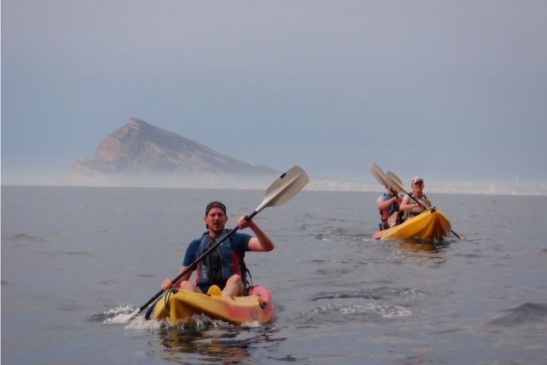 Altea: Excursión Guiada en Kayak al Morro de Toix
