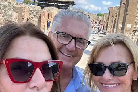 Transfer fra Positano til Napoli & guidet tur i Pompeji