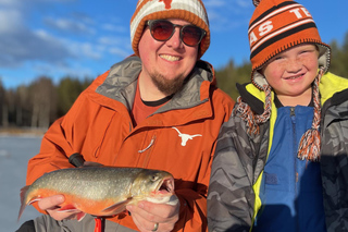Sälen: Ice Fishing Experience cooking you catch