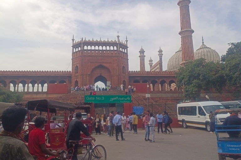 Stare Delhi: Chandni Chowk, degustacja potraw i przejażdżka tuk tukiemSamochód, przewodnik, bilety do zabytków, uliczne jedzenie i tuk tuk