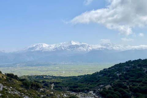 Creta: Excursión Guiada de Senderismo por la Meseta de Lassithi