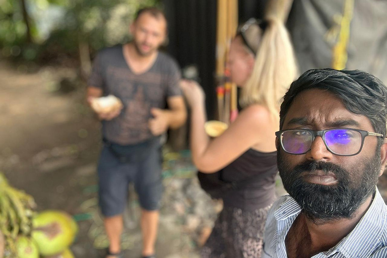 Colombo: Sri Lankan Street Food Lovers Evening Tour by Local