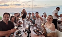 Santorini, gira de vinos de la puesta de sol en el grupo pequeño con bodega Santo - Housity