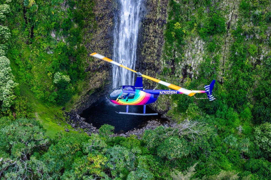 Kailua-Kona: Kohala, Volcanoes and Waterfall Helicopter Tour