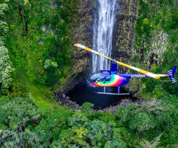Kailua-Kona: Kohala, Volcanoes and Waterfall Helicopter Tour