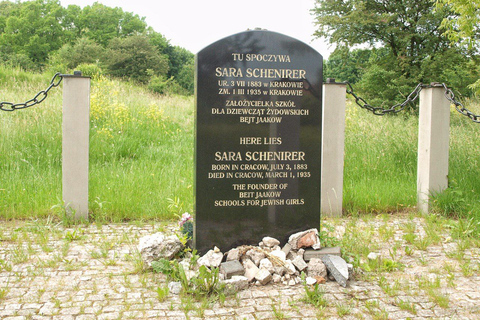 Kraków: Rundvandring i koncentrationslägret PlaszowGemensam rundvandring